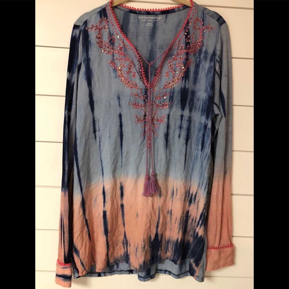 SOFT SURROUNDINGS. Top M